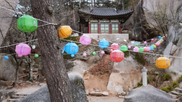 Seoraksan 2017年4月14日 Seoraksan 国家公园的 Kyejoam Seokgul Hermitage 神社和 Ulsanbawi — 图库视频影像