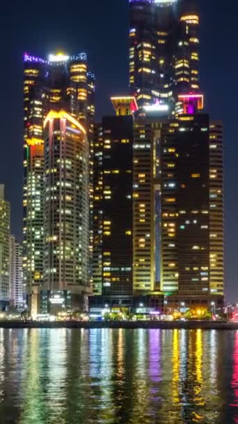 Timelapse Busan Marina Stad Skyskrapor Upplysta Natten Med Reflektion Vatten — Stockvideo