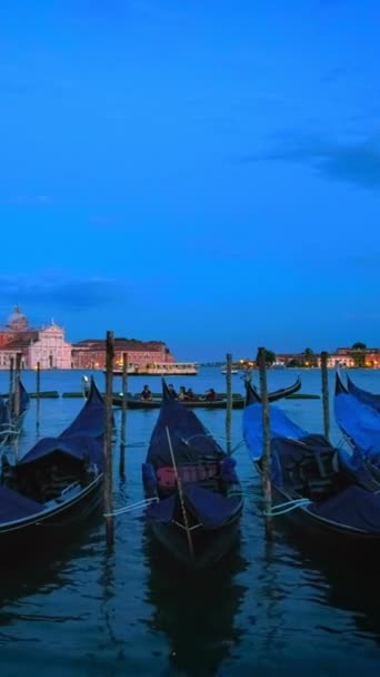 Romantyczne Wakacje Wenecja Tło Podróży Gondole Lagunie Wenecji Przez Saint — Wideo stockowe