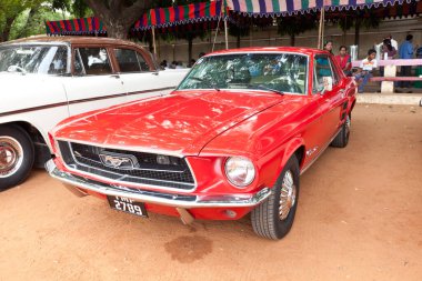 CHENNAI - INDIA - 24 Temmuz 2011: Ford Mustang (eski model otomobil), 24 Temmuz 2011 tarihinde Hindistan 'ın Chennai kentinde Egmore' da Madras Heritage Motoring Club 2011 mitingi hakkında