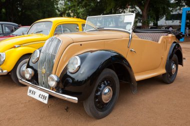 CHENNAI - INDIA - 24 Temmuz 2011: Morris Series E Tourer 1946 Retro Vintage Car Rallisi 2011 Madras Heritage Motoring Club, Egmore, Hindistan 'da 24 Temmuz 2011 tarihinde