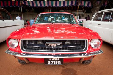 CHENNAI - INDIA - 24 Temmuz 2011: Ford Mustang (eski model otomobil), 24 Temmuz 2011 tarihinde Hindistan 'ın Chennai kentinde Egmore' da Madras Heritage Motoring Club 2011 mitingi hakkında