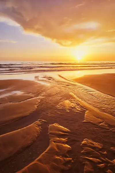 Ocean Atlantycki Zachód Słońca Falami Plaży Fonte Telha Costa Caparica Obrazek Stockowy