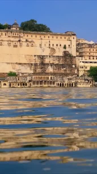 Udaipur City Palace Sulla Riva Del Lago Pichola Architettura Rajput — Video Stock