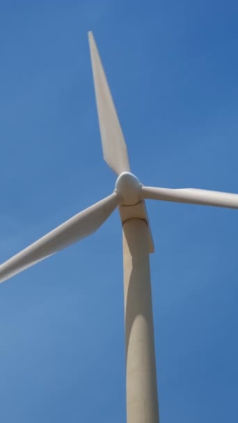 Зеленый Возобновляемых Источников Альтернативной Энергии Концепции Ветрогенератор Турбины Генерирующей Электричество — стоковое видео