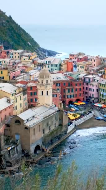 Cinque Terre Ulusal Parkı Ndaki Vernazza Köyünde Kayalıklardaki Evler Unesco — Stok video