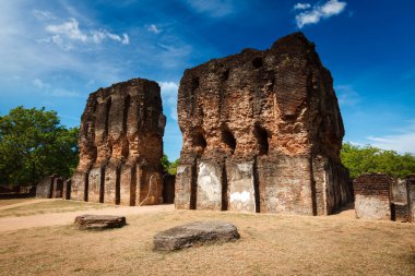 Antik Kraliyet Sarayı kalıntıları - UNESCO Dünya Mirası Alanı. Polonnaruwa, Sri Lanka