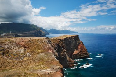 Ponta do Sao Lourenco Burnu 'ndan Madeira Adası manzaralı bir manzara. Madeira, Portekiz