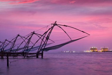 Kochi Çin file çorap günbatımı üzerinde. Fort kochin, kochi, kerala, Hindistan