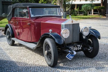 Lizbon, Portekiz - 15 Ekim 2023: Rolls-Royce 20 25 klasik klasik eski model lüks araba Corrida dos Fundadores klasik araba rallisinde