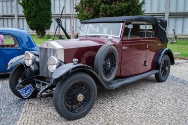 Lizbon, Portekiz - 15 Ekim 2023: Rolls-Royce 20 25 klasik klasik eski model lüks araba Corrida dos Fundadores klasik araba rallisinde