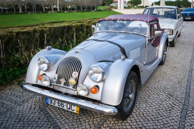 Lizbon, Portekiz - 20 Ocak 2024: Klasik bir Morgan 4 antika spor araba