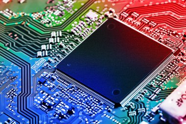 Elektronik devre kartı kapanıyor.