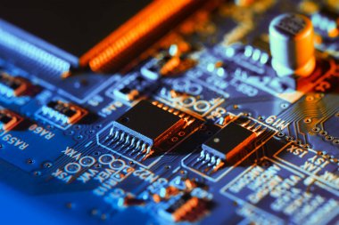 Elektronik devre kartı kapanıyor.