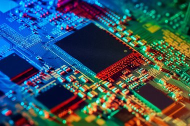 Elektronik devre kartı kapanıyor.