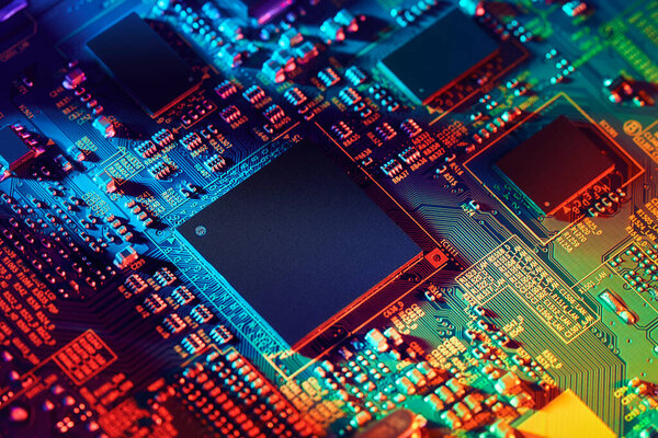 Электронная плата вблизи.
