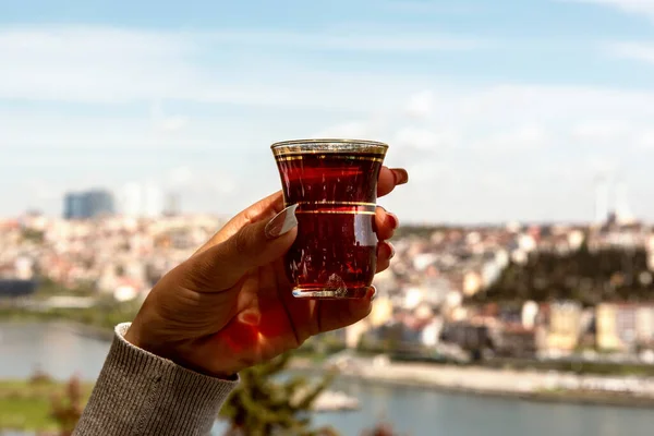 Hand Holding Cup Traditional Turkish Tea View Istanbul Turkey — Stock Photo, Image