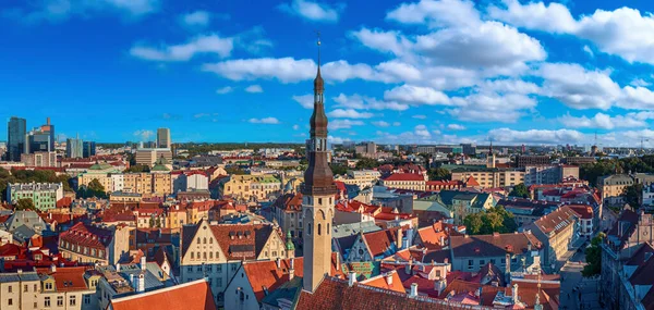塔林老城的空中景观 从上方俯瞰爱沙尼亚首都中心的全景 旅行目的地概念 — 图库照片