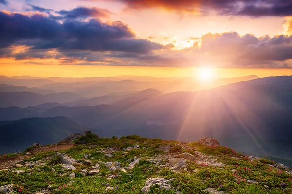 Amazing Mountain Landscape Colorful Vivid Sunrise Dramatic Sky Natural Outdoor — Zdjęcie stockowe