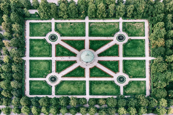 Belo Parque Hofgarten Simétrico Munique Alemanha Com Templo Diana Centro — Fotografia de Stock