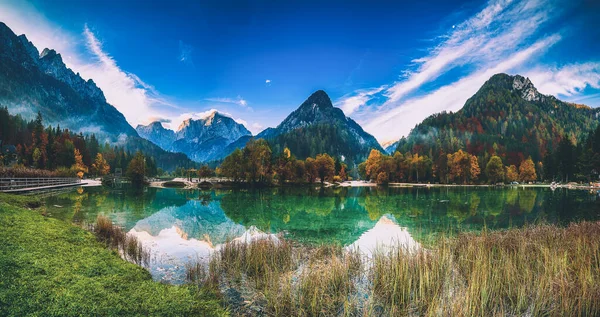 Jasné Jezero Krásnými Odlesky Hor Národní Park Triglav Slovinsko Panoramatický — Stock fotografie