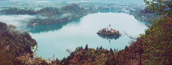 Luftaufnahme Der Mariä Himmelfahrt Kirche Bleder See Slowenien Herbst Mit — Stockfoto