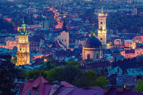 Vista Nocturna Ciudad Europea Lviv Arquitectura Fondo — Foto de Stock