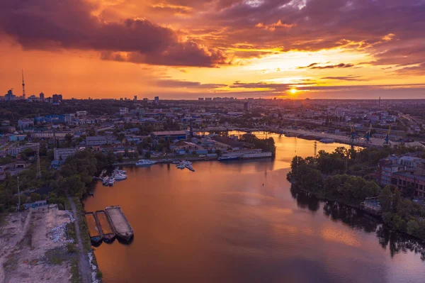 Pôr Sol Colorido Dramático Sobre Rio Dnipro Kiev Ucrânia Fundo — Fotografia de Stock
