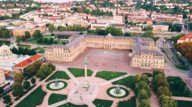 Stuttgart, Almanya 'daki ünlü Schlossplatz' ın hava görüntüsü, seyahat geçmişi, 4k