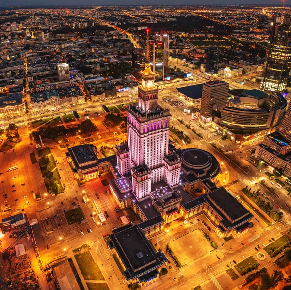 华沙科学文化宫的空中景观 从上方俯瞰现代市中心 光线明亮 — 图库照片