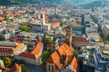 Stiftskirche Collegiate Kilisesi, Almanya 'da Baden-Wurttemberg eyaletinde yer alan bir şehirdir. Şehir binalarıyla yukarıdan bak.