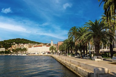 Hırvatistan 'ın Split seti manzaralı. Seyahat yeri konsepti, yaz turistik geçmişi