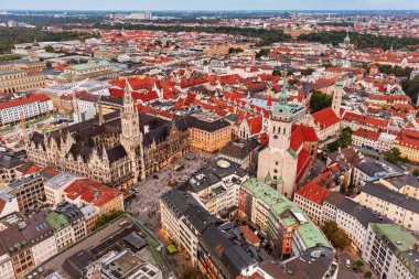 Münih, Almanya 'da Marienplatz. Yukarıdan görünüm, seyahat noktaları