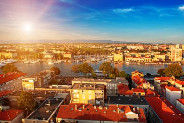 Zadar 'ın eski kasaba ve deniz manzarası. Zadar, Hırvatistan. Seyahat yerleri, tatil geçmişi. Yukarıdan görüntüle.