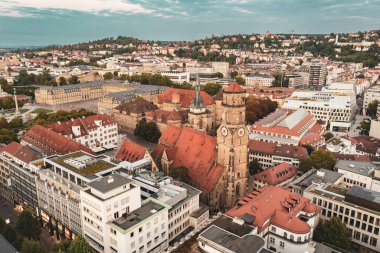 Stiftskirche Collegiate Kilisesi, Almanya 'da Baden-Wurttemberg eyaletinde yer alan bir şehirdir. Şehir binalarıyla yukarıdan bak.