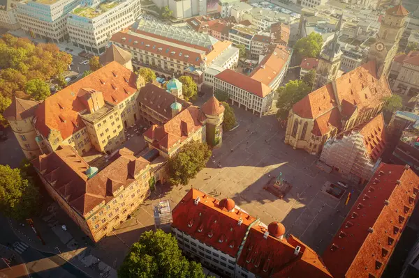 Stiftskirche Collegiate Kilisesi, Almanya 'da Baden-Wurttemberg eyaletinde yer alan bir şehirdir. Şehir binalarıyla yukarıdan bak.