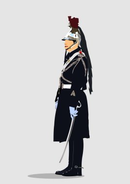 İtalyan Corazziere askeri üniformalı, tören kılıcıyla nöbet tutuyor.