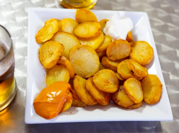 Delicious Baked Oven Yellow Spicy Potatoes Bravas Served Plate Cafe — Stock Photo, Image