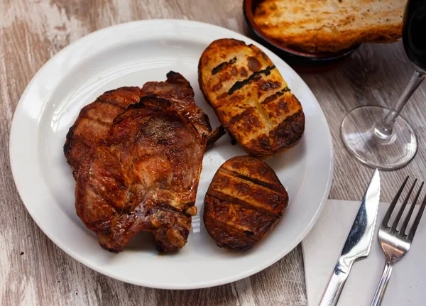 Image Grilled Pork Potatoes Served Plate Nobody — Stock Photo, Image