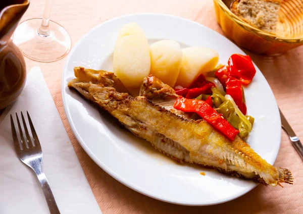 Image Deliciously Grilled Wrasse Fish Peppers Potatoes Served Plate — Stock Photo, Image