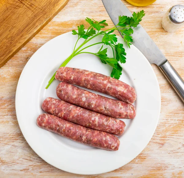 Rauwe Botifarra Llonganissa Van Gehakt Varkensvlees Houten Ondergrond — Stockfoto