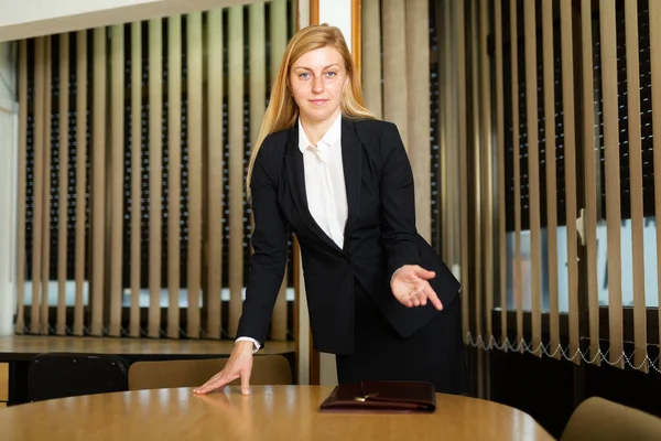 Friendly Businesswoman Invites Modern Office High Quality Photo — Stock Photo, Image