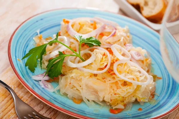 Plate Appetizing Sauerkraut Carrots Onion Traditional Russian Dish — Stock Photo, Image