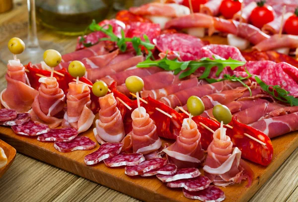 Slices Spanish Dry Cured Gammon Variety Sausages Bacon Wooden Board — Stock Photo, Image