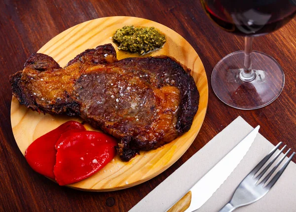 Prepared Steak Beef Pesto Sauce Plate High Quality Photo — Stock Photo, Image