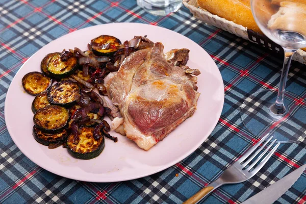 Steak Haché Porc Grillé Servi Dans Une Assiette Avec Des — Photo