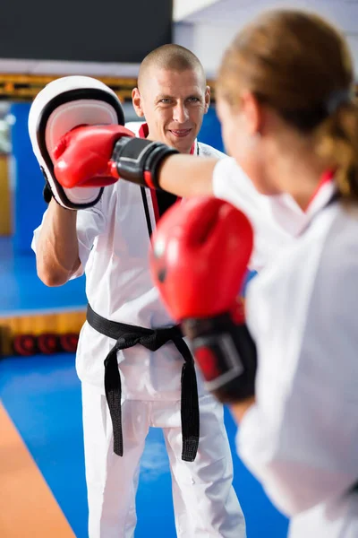 Woman Man Kimono Training Boxing Gloves Focus Mitts — Stock Photo, Image