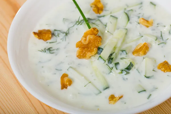Zuidoost Europese Keuken Traditionele Gekoelde Soep Tarator Met Yoghurt Verse — Stockfoto