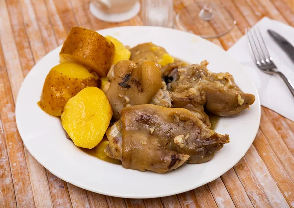 Appetizing Stewed Pork Trotters Gravy Served Side Dish Potatoes Boiled — Stock Photo, Image