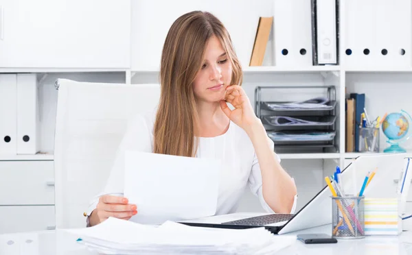 Upset Young Businesswoman Working Documents Office — Stock Photo, Image